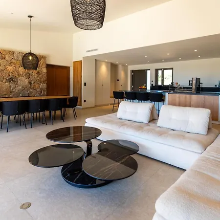 Luxury Les Kiks 5 Chambres, Piscine Chauffee, Villa