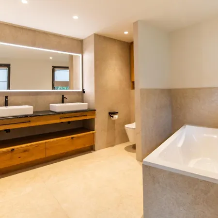 Luxury Les Kiks 5 Chambres, Piscine Chauffee,