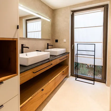 Luxury Les Kiks 5 Chambres, Piscine Chauffee,