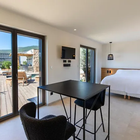 Luxury Les Kiks 5 Chambres, Piscine Chauffee, Villa