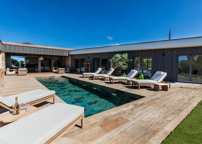 Luxury Les Kiks 5 Chambres, Piscine Chauffee, 别墅 里奇