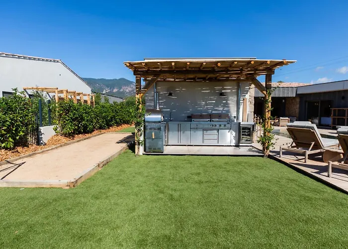 Luxury Les Kiks 5 Chambres, Piscine Chauffee, 别墅 *