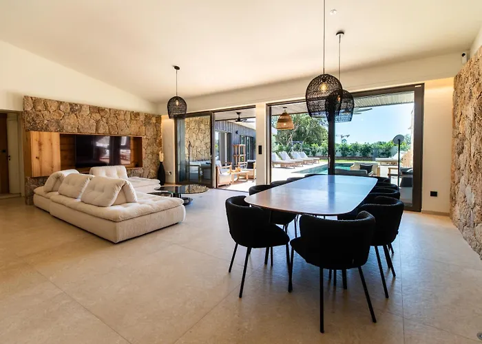 Luxury Les Kiks 5 Chambres, Piscine Chauffee, 别墅 里奇