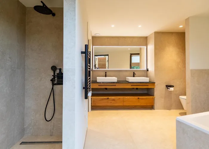 Luxury Les Kiks 5 Chambres, Piscine Chauffee, 别墅 *