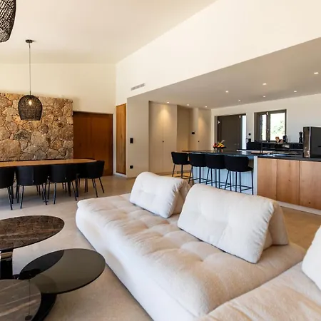 Luxury Les Kiks 5 Chambres, Piscine Chauffee, Villa