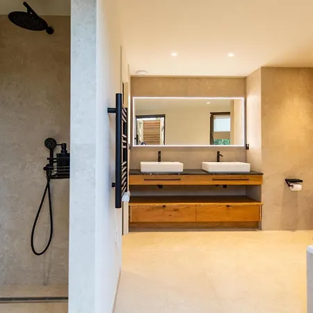 Luxury Les Kiks 5 Chambres, Piscine Chauffee, Villa *
