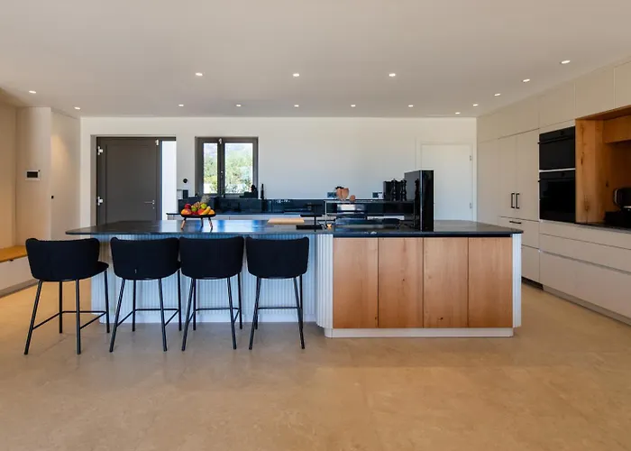 וילה Luxury Les Kiks 5 Chambres, Piscine Chauffee, *