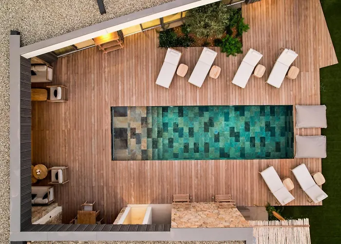 וילה Luxury Les Kiks 5 Chambres, Piscine Chauffee, *