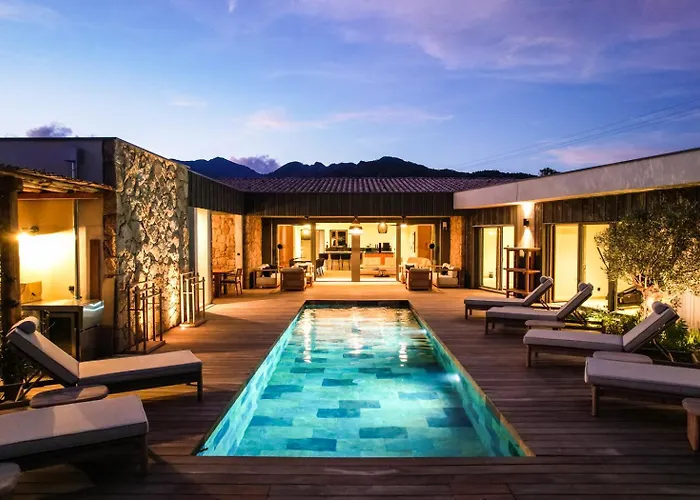 וילה Luxury Les Kiks 5 Chambres, Piscine Chauffee, *