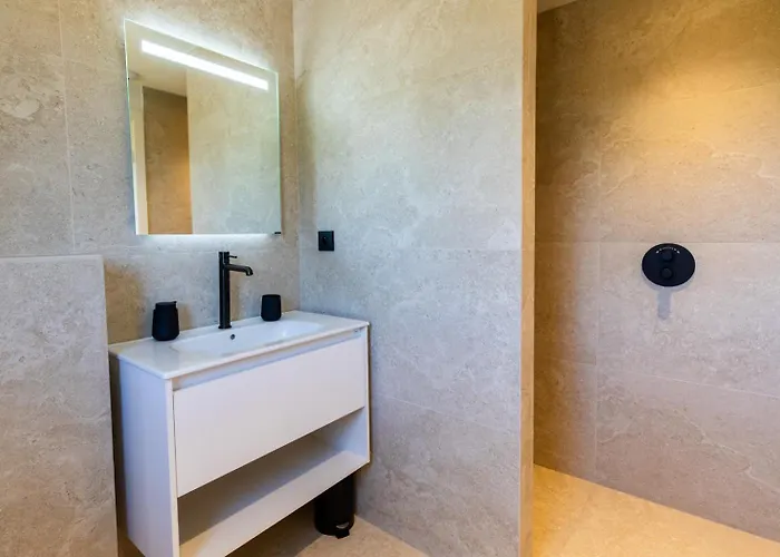 וילה Luxury Les Kiks 5 Chambres, Piscine Chauffee,